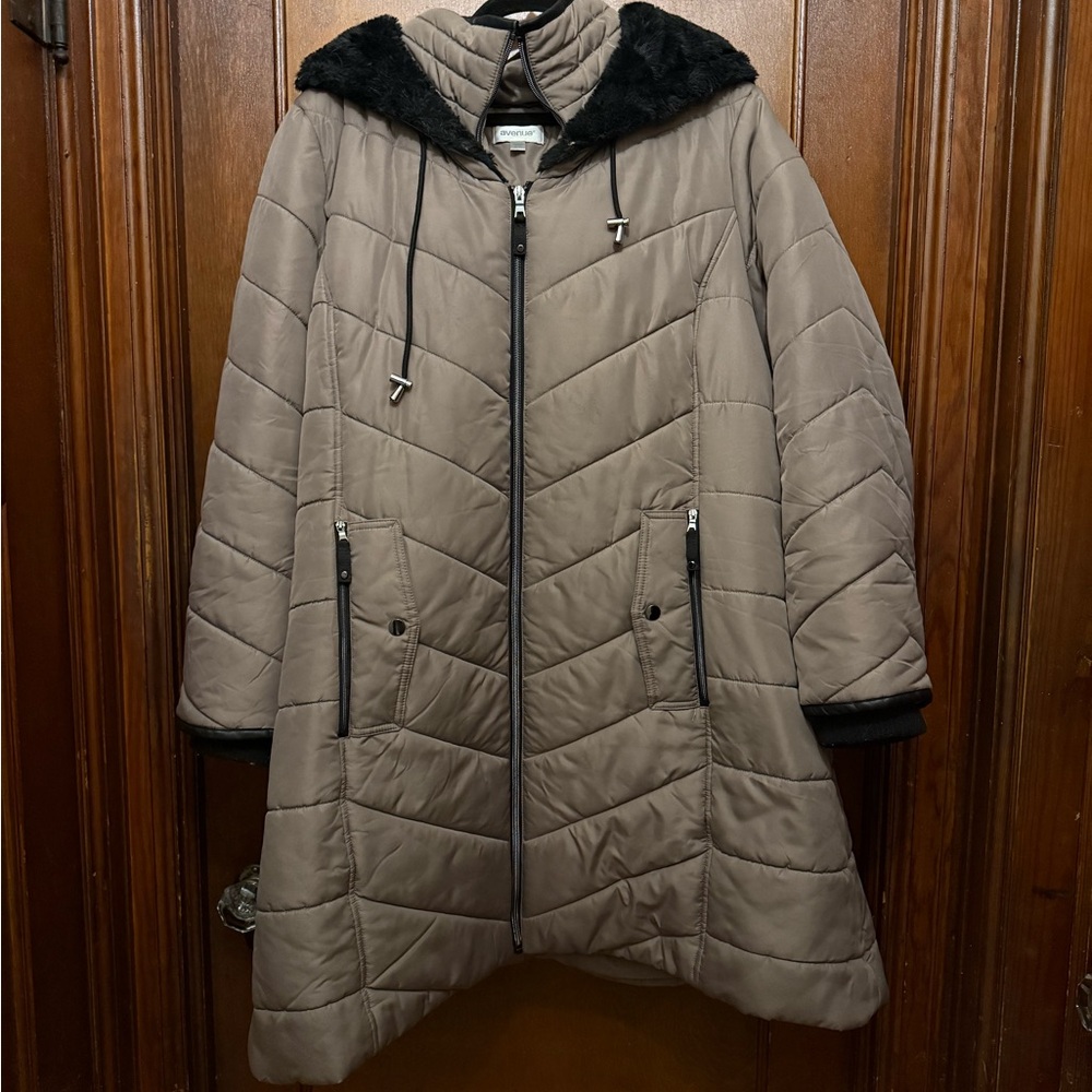 Avenue Women's Brown Quilted Puffer Jacket